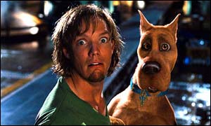 Matthew Lillard as Shaggy with a CGI Scooby in the film version