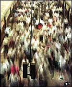 Rush hour commuters in Bombay, India