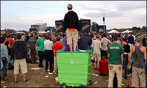 Reading wheelie bin