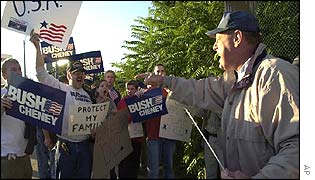 Anti-war protester argues with Bush supporters in Cincinatti
