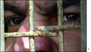 Iraqi death row prisoner watches release of fellow inmates from Abu Ghreib jail