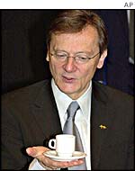 Outgoing chancellor Wolfgang Schuessel