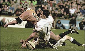 Dan Luger touches down in the corner to give England an amazing win over Australia