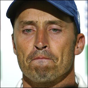 Hussain intends to play on as a Test batsmen after resigning as England captain