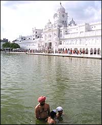 Bathing in Golden Temple waters