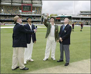 Australia captain Steve Waugh and India captain Sourav Ganguly toss the coin