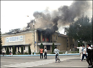 Protesters in the Uzbek town of Andijan