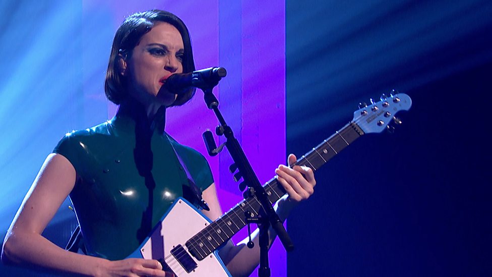 [WATCH] St Vincent - Masseduction