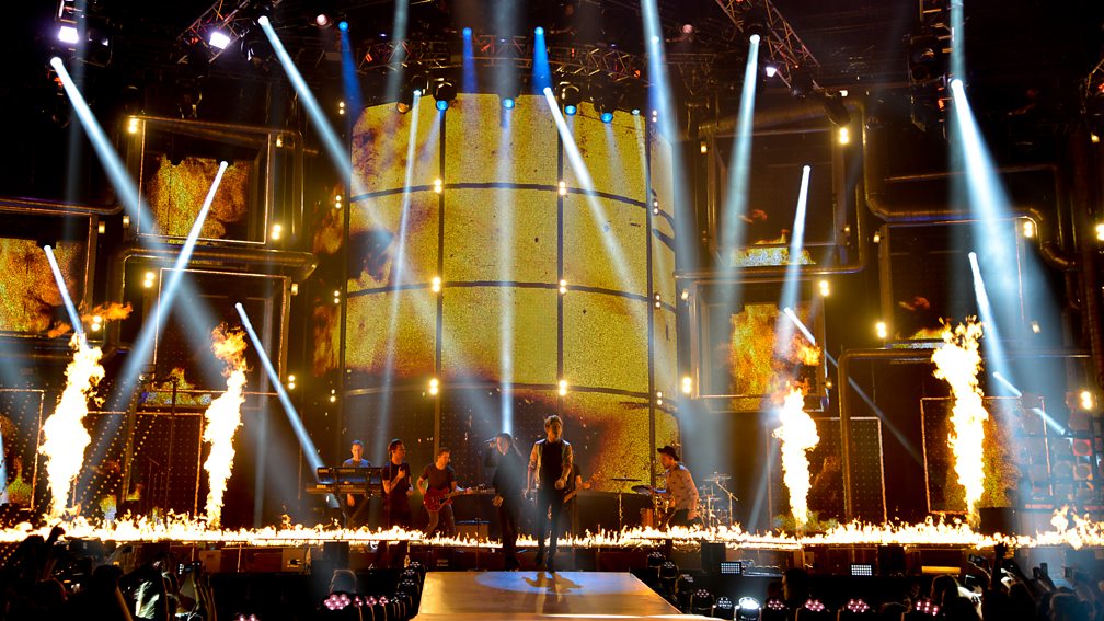 1D take to the stage...!