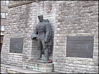 Tallin'deki tartışmalı anıt