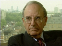 Senatör George Mitchell