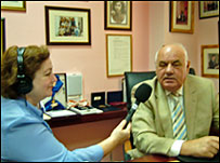 Ish presidenti Alfred Moisiu me gazetaren e BBC-së Elira Lamani.