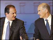 Karamanlis (vpravo) a Papandreou