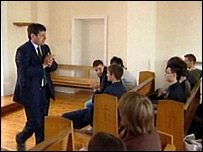 Newlands学校校长与学生