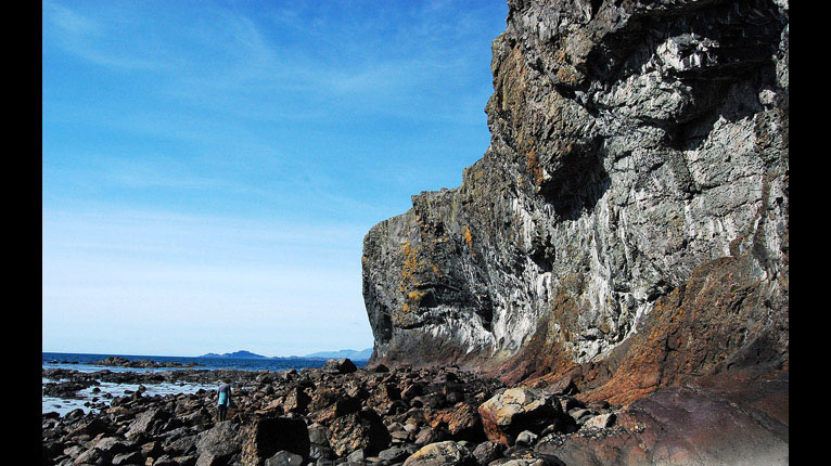 Rubha Carraig nan Damh, cost a tuath Àird nam Murchan