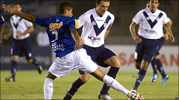 Leandro Somoza on the ball for Velez