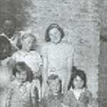 Jean Ralph (later Jeffries)(on left)in wartime Bampton