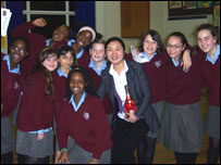 王顺利在伦敦罗马天主教女子中学任教