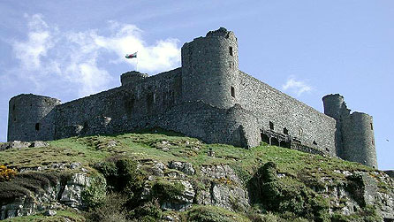 Castell Harlech © www.castlewales.com