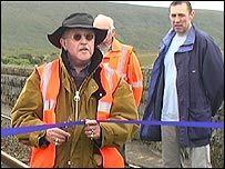 Mike Harding opens the viaduct to walkers
