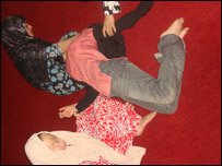 فروزان در حال بی هوشی