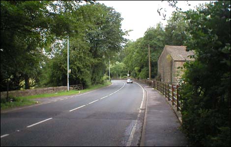 road into holme chapel