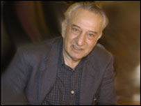 اکبر اعتماد