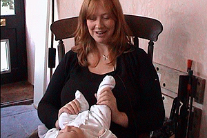 Primary school teacher, Rachel, and mother of two year old Lucy and 8 wk old Maddie provides an insight into her experiences of breast feeding.