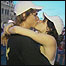 Casal se beijando em Budapeste