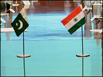 پاکستان اور انڈیا کے قومی پرچم