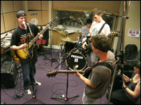 Lady Muck live in Room 9