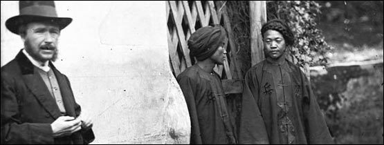 John Thomson and two unidentified men (image courtesy of the Wellcome Library)