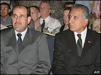 Nouri Maliki (esq.) e Zalmay Khalizad