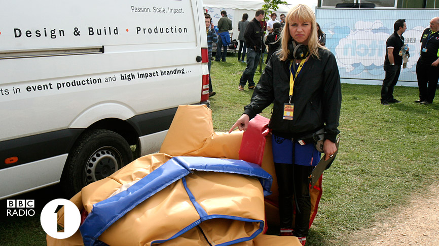 Sara Cox and sumo outfits