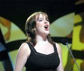 Catrin Evans o Lanerfyl, enillydd yr Unawd Sioe Gerdd dan 25. Hi, hefyd, enillodd Ysgoloriaeth Goffa Wilbert Lloyd Roberts