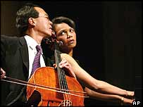 ڈاکٹر رائس یو یو ما کے ہمراہ