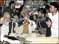 آہوں اور سسکیوں میں ایک ہی امام بارگاہ سے بتیس جنازے اٹھائے گئے