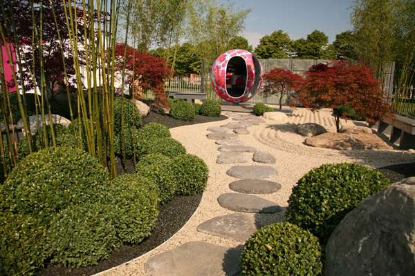 The Japanese inspired Virtual Reality Garden?, Hampton Court Palace Flower Show 2011