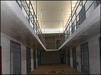 Ebu Gureyb cezaevinin içi