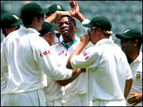 मखाया एंटिनी