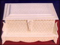 باریک نقش نگار کے سے بنایا گیا بکس