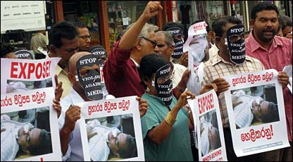 Protest in Colombo against the attack on Rivira editor, Upali Tennakoon (photo: Elmo Fernando)
