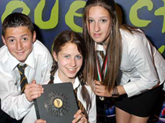 Ymgom 12-15 oed - 1af - Elain Daniel a Leah, Ysgol Eifionydd, Porthmadog.