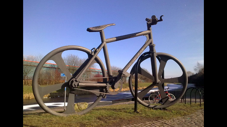 Dà bhaidhsagal, Bruach Chluaidh