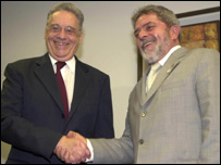 Fernando Henrique Cardoso e Luiz Inácio Lula da Silva, em encontro na Bolívia no ano passado