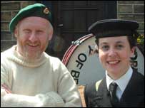 30 Assault Group man and WREN