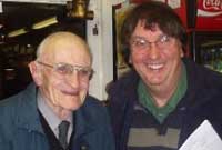 Llenor yn cefnogi llenor, Aled gyda Wil Aam