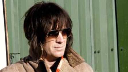 Rhys Ifans yn y ffilm