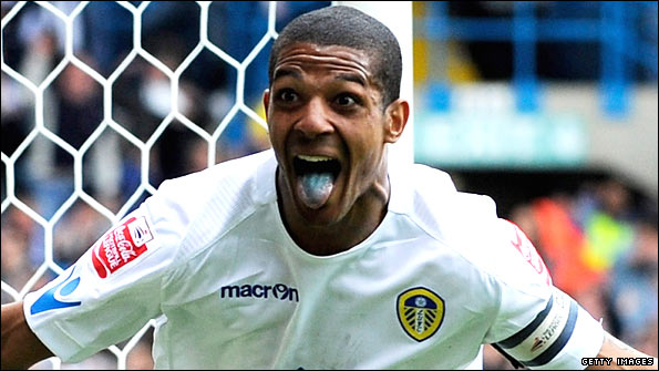 Jermaine Beckford and his blue tongue