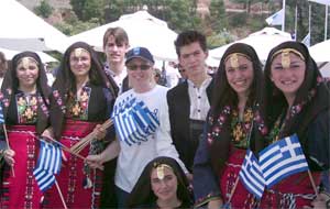 Wynebau llawen yn Thermi